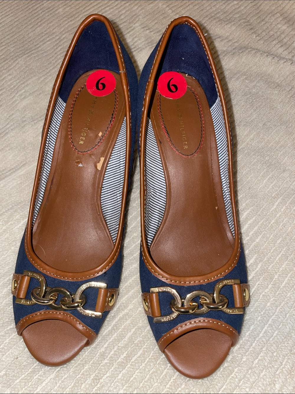 Tommy Hilfiger Women's Navy and Tan Chain Accent Peep-Toe Wedge Heels size 8 1/2
